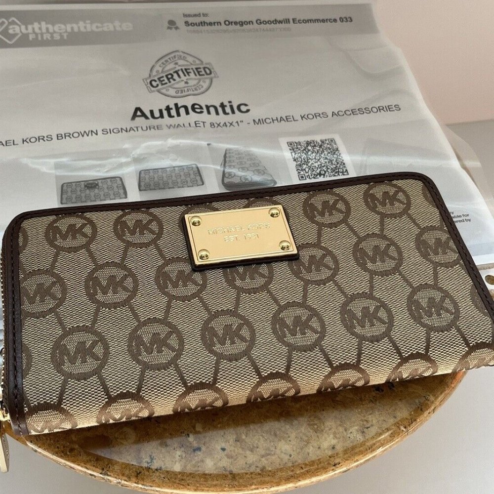 Michael Kors Signature Logo Brown Wallet Womens Golden Hardware Handbag New